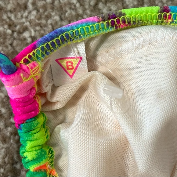 VINTAGE venus swimsuit top - Picture 3 of 3